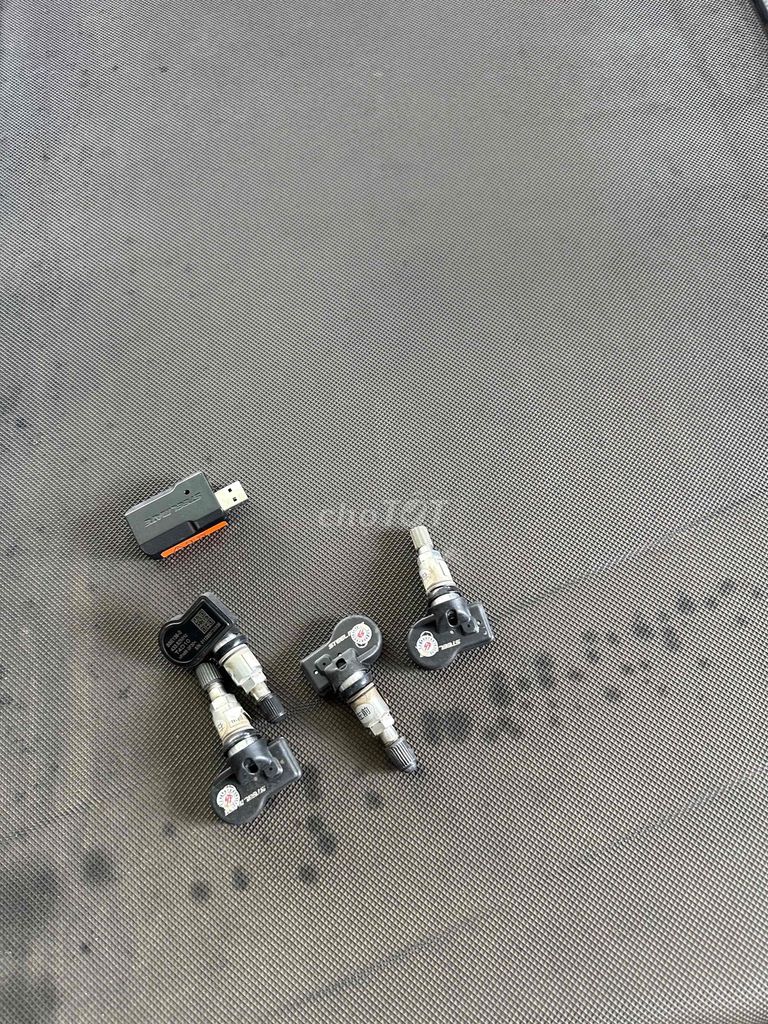 Bán áp suất lốp cho ô tô. Mua bán Phụ tùng xe tại Huyện Thuỷ Nguyên Hải Phòng được đăng bởi vinh hình 1