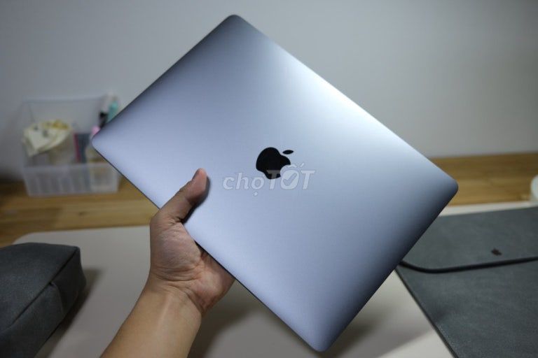 MacBook Air M1 13.3 inch 8GB/512GB Silver 90%. Mua bán Laptop tại Quận 7 Tp Hồ Chí Minh được đăng bởi Hyeongjin KIM hình 1