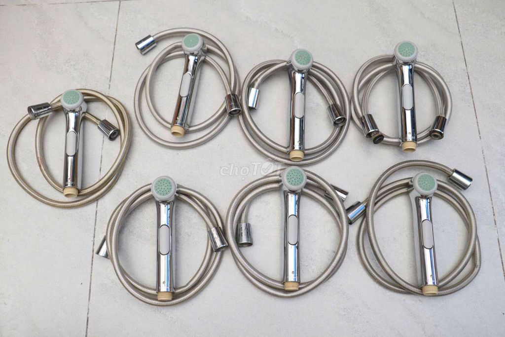 Vòi xịt vệ sinh Hansgrohe dây gãy nhẹ 1,2 vết . Mua bán Thiết bị vệ sinh, nhà tắm tại Quận 6 Tp Hồ Chí Minh được đăng bởi Quoc Anh hình 1