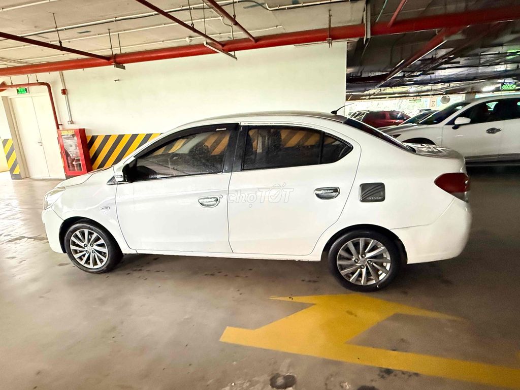 Mitsubishi Attrage 2015 механика, белый