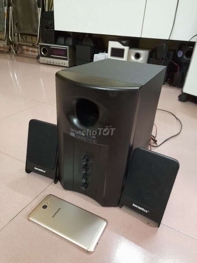 Loa soundmax a3000 sub lớn.