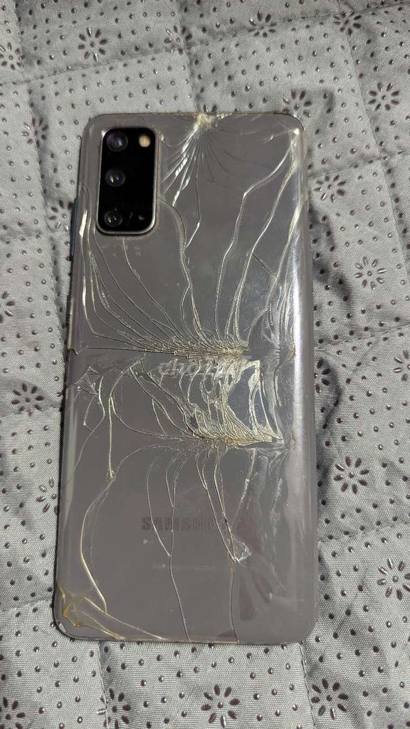 Samsung Galaxy S20 Xám Sọc màn, lưng xấu. Mua bán Điện thoại tại Quận Tân Phú Tp Hồ Chí Minh được đăng bởi Thanks Lee hình 1