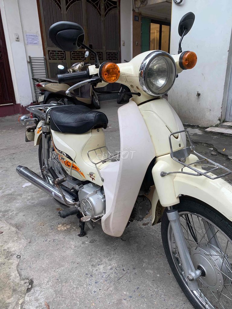 Xe Cúp 50cc màu trắng Đài Loan. Mua bán Xe máy tại Quận Hai Bà Trưng Hà Nội được đăng bởi Nguyễn Đức Quang hình 5