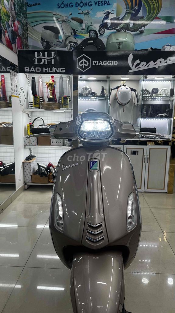 Vespa Vàng đồng tft chính chủ. Mua bán Xe máy tại Quận Phú Nhuận Tp Hồ Chí Minh được đăng bởi VESPA  PIAGGIO BẢO HƯNG Vespa cũ trả góp  hình 1