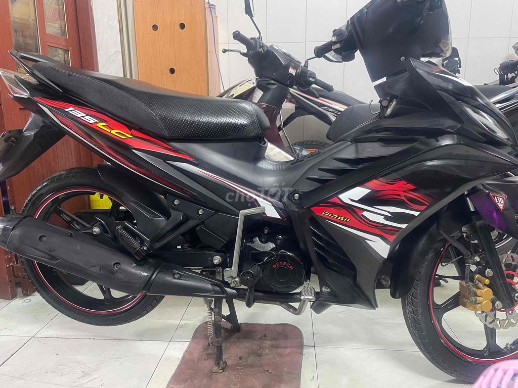 Yamaha Exciter 50 2022 Черно-красный