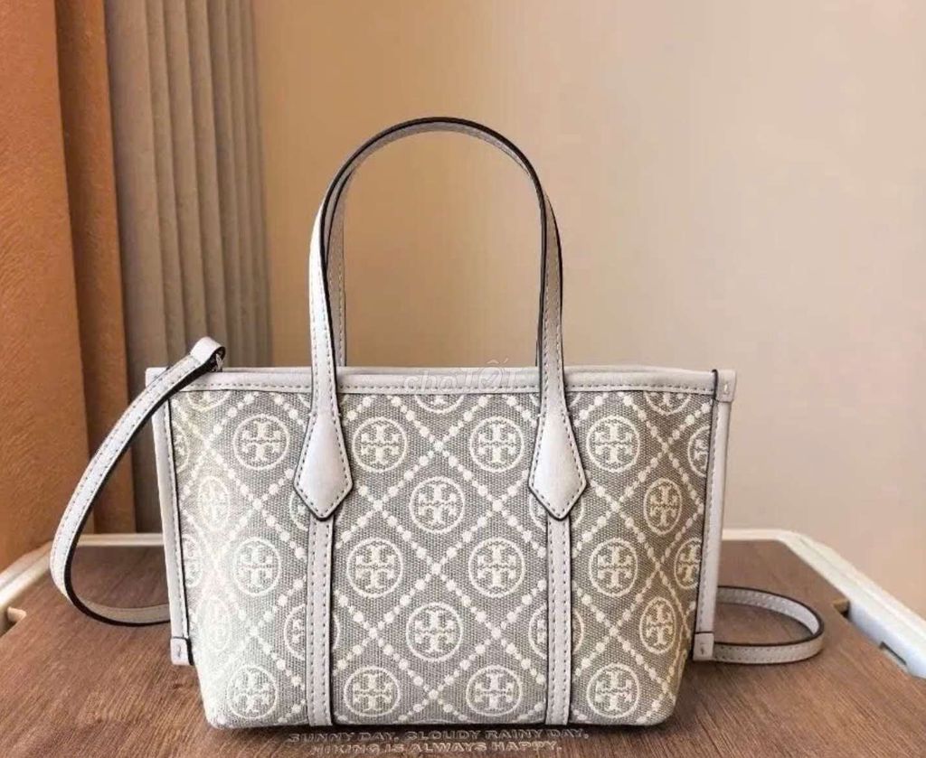 Túi xách Tory Burch PERRY MINI TOTE Nữ. Mua bán Túi xách tại Quận Gò Vấp Tp Hồ Chí Minh được đăng bởi Anh Ba  Hàng hiệu tuyển Chuyên bán Online uy tín hình 1
