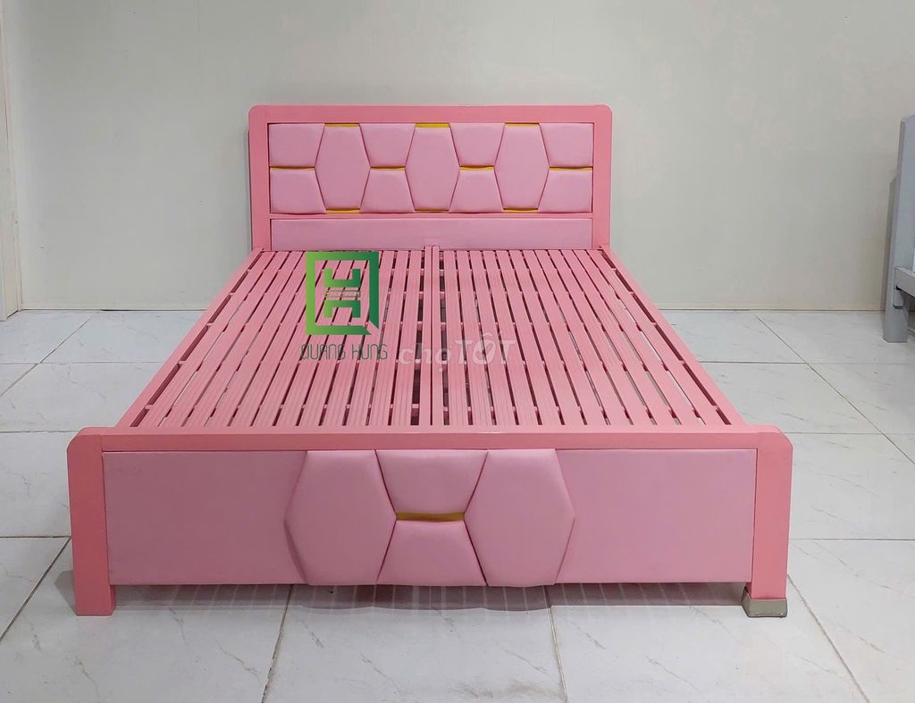 Giường Sắt Quang Hùng 1m x 2m Hồng. Mua bán Giường, chăn ga gối nệm tại Huyện Cần Giuộc Long An được đăng bởi Nội Thất Quang Hùng TD hình 1