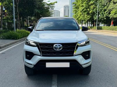 Toyota Fortuner 2025 2.4AT 4x2 30000 km
