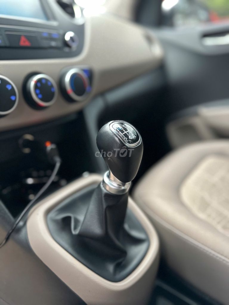 SIÊU CỌP Hyundai i10 1.2MT Sedan 2020 19,000km Zin