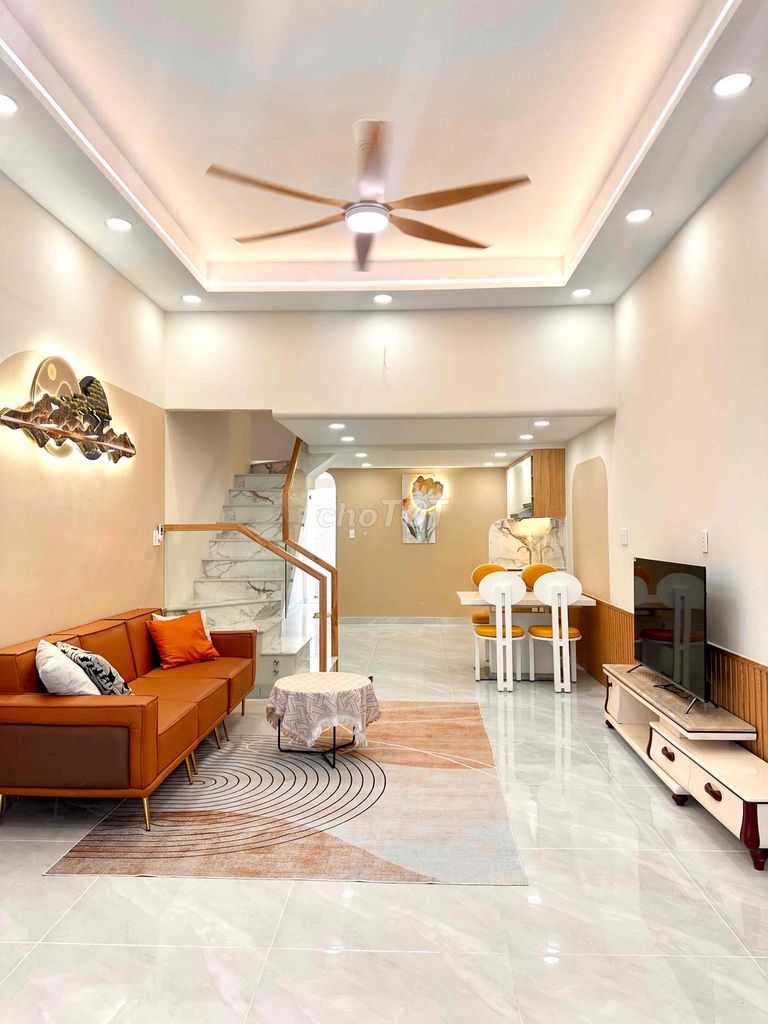 Hiếm! nhà hxh 6m chỉ 4 tỷ nhỉnh
