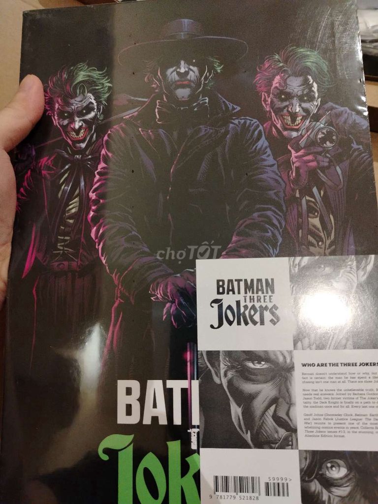 Truyện Batman: Three Jokers (Absolute Edition US)