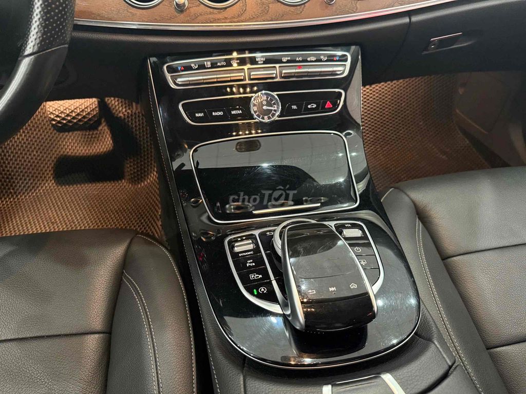 Mercedes Benz E Class 2017 E200. Mua bán Ô tô tại Thành phố Thủ Dầu Một Bình Dương được đăng bởi Phuong Tran hình 10