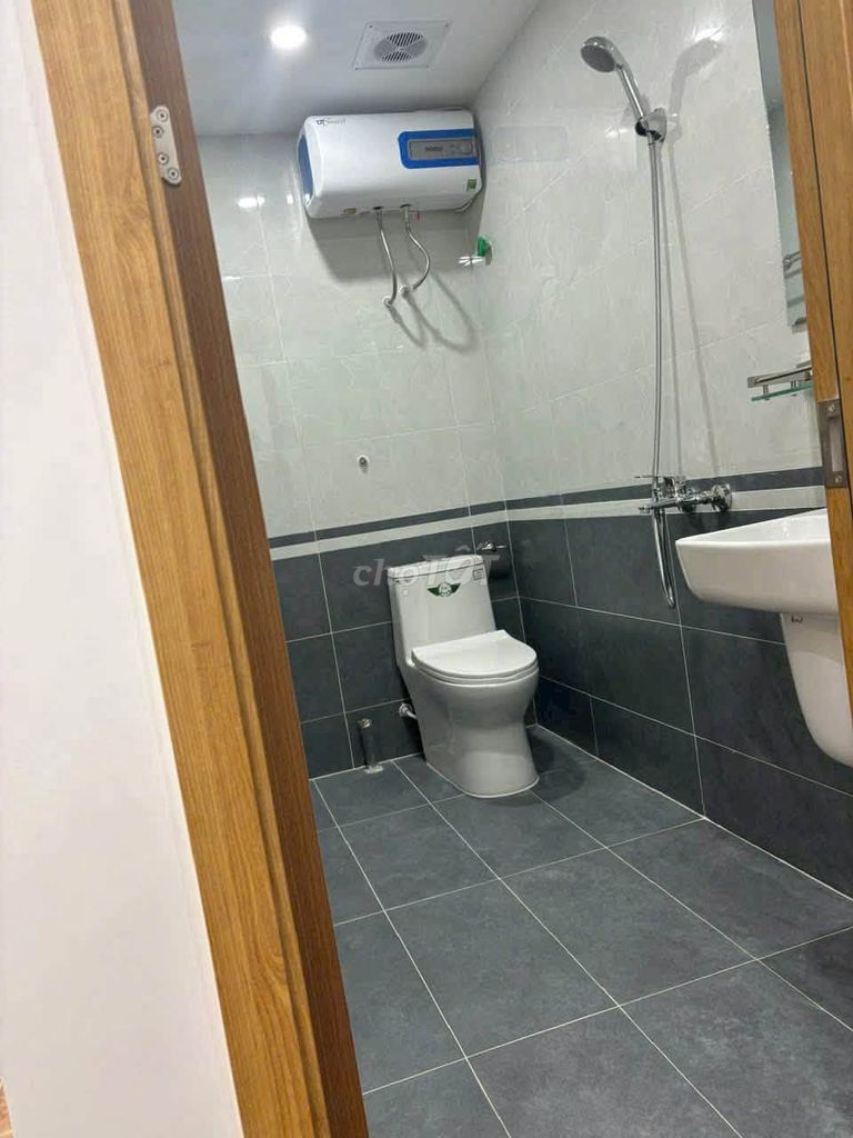 4-й этаж в аренду 100м2, 4 спальни, Тхань Сюань