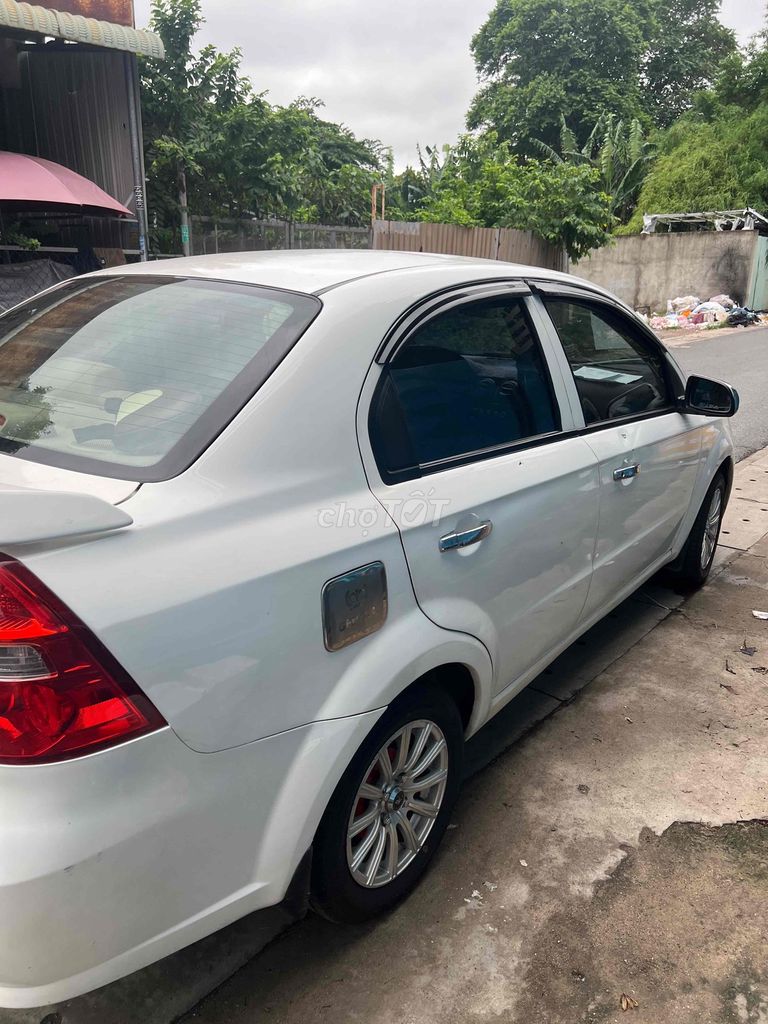 Chevrolet Gentra 2010 photo 4