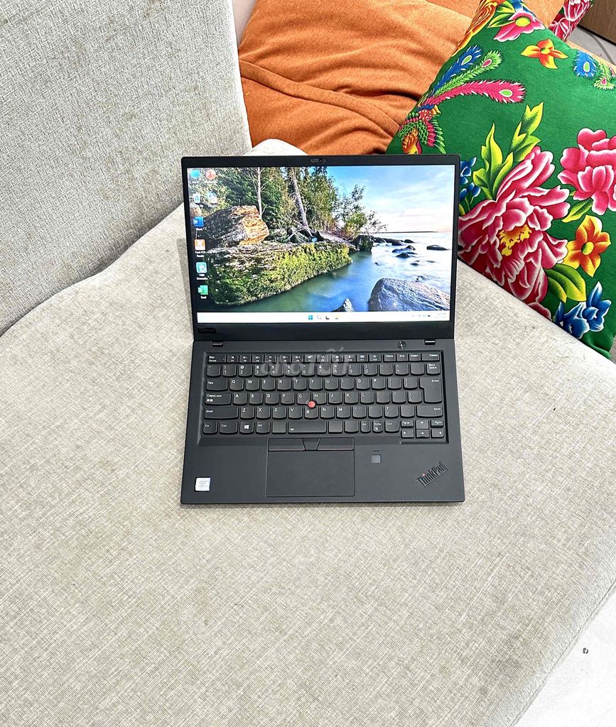 Thinkpad X1 Carbon Gen 6 i5 8GB/256GB. Mua bán Laptop tại Quận Hồng Bàng Hải Phòng được đăng bởi Trần Mạnh Cường hình 1