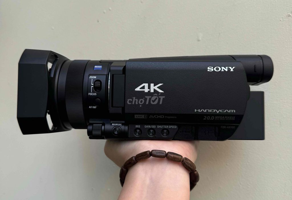 Sony AX100 quay phim 4k chuyên nghiệp xách US mới. Mua bán Máy ảnh, Máy quay tại Quận Bình Thạnh Tp Hồ Chí Minh được đăng bởi Teresa hình 1
