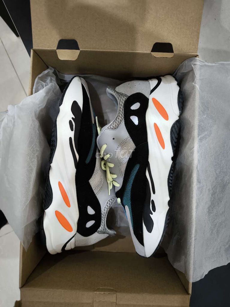 Giày thể thao Adidas Yeezy 700 Nam 44 Đã sử dụng. Mua bán Giày dép tại Thành phố Dĩ An Bình Dương được đăng bởi Bùi Khoa hình 1