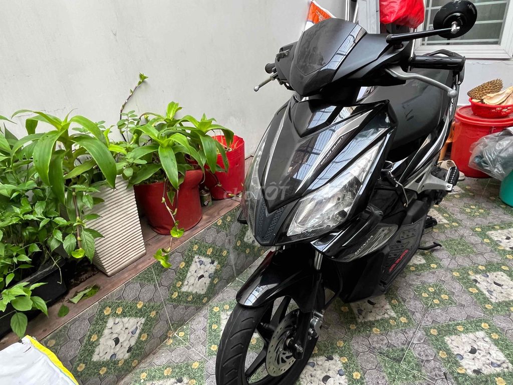 Воздушный клинок Honda 2008 черный
