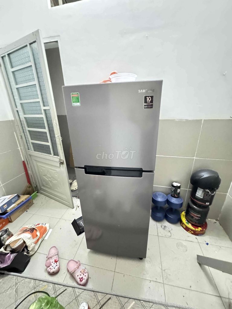 tủ còn mới ít sử dụng
