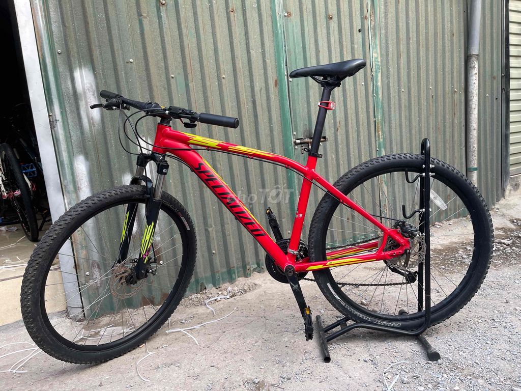 Xe đạp thể thao Specialized Trắng đỏ. Mua bán Xe đạp tại Quận Thanh Xuân Hà Nội được đăng bởi Sơn Lâm Bike 30 Ngõ 345 Khương Trung HN hình 1