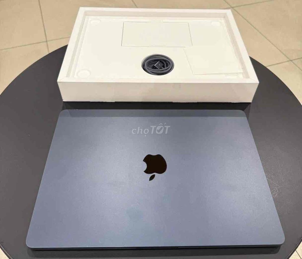 Macbook Air M2 15.3 inch 16GB/512GB fullbox. Mua bán Laptop tại Quận 10 Tp Hồ Chí Minh được đăng bởi Trần Thịnh Gia Hưng hình 1