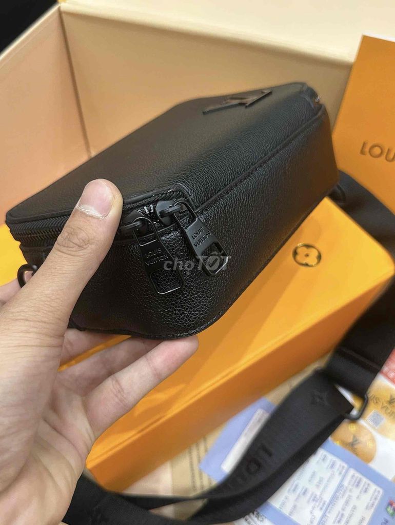Túi Nam LV Đeo Chéo. Mua bán Túi xách tại Quận Bình Tân Tp Hồ Chí Minh được đăng bởi Trúc Phương hình 2