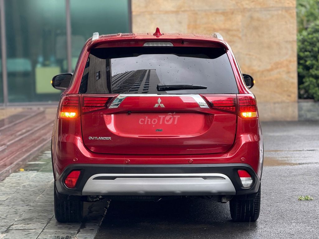 Mitsubishi Outlander 2.0 Premium 2021 Đỏ. Mua bán Ô tô tại Quận Long Biên Hà Nội được đăng bởi PHÚC LÂM  AUTO hình 7
