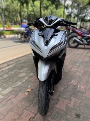 Honda Vario 150 2021 Bạc Smartkey. Mua bán Xe máy tại Thành phố Biên Hòa Đồng Nai được đăng bởi Phương nguyễn 