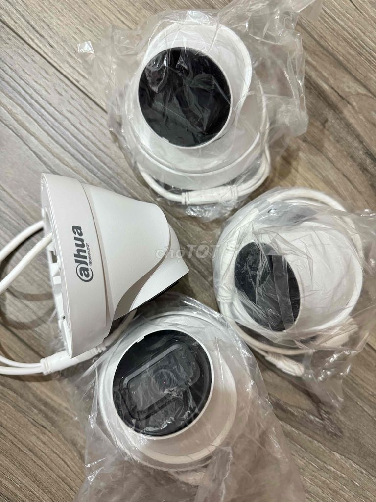 Camera an ninh Dahua Trắng còn bh hãng. Mua bán Máy ảnh, Máy quay tại Quận Hai Bà Trưng Hà Nội được đăng bởi zinmintin hình 1