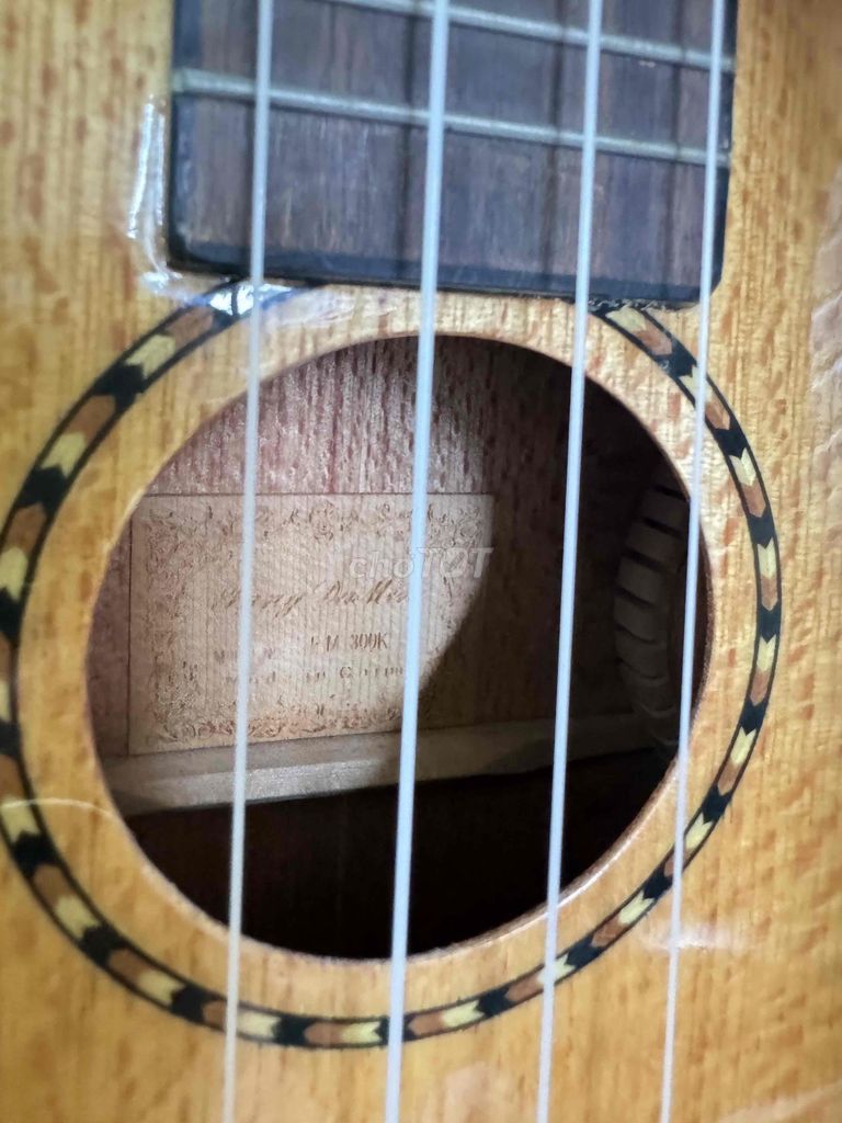 Đàn Ukulele gỗ Nâu gỗ đã dùng. Mua bán Nhạc cụ tại Quận Gò Vấp Tp Hồ Chí Minh được đăng bởi Thien hình 1