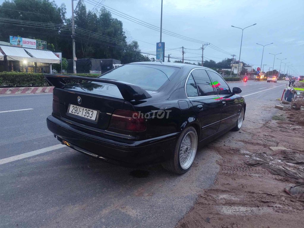 BMW 3 Series số sàn 528i - 6666666 km. Mua bán Ô tô tại Thị xã Bến Cát Bình Dương được đăng bởi Trần Sỹ Đạt hình 5