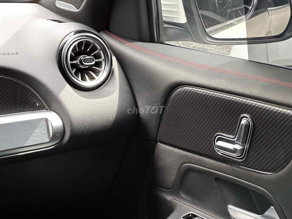 Mercedes Benz GLB 2021 35 AMG - 52000 km. Mua bán Ô tô tại Quận 7 Tp Hồ Chí Minh được đăng bởi Lê quốc toàn hình 7