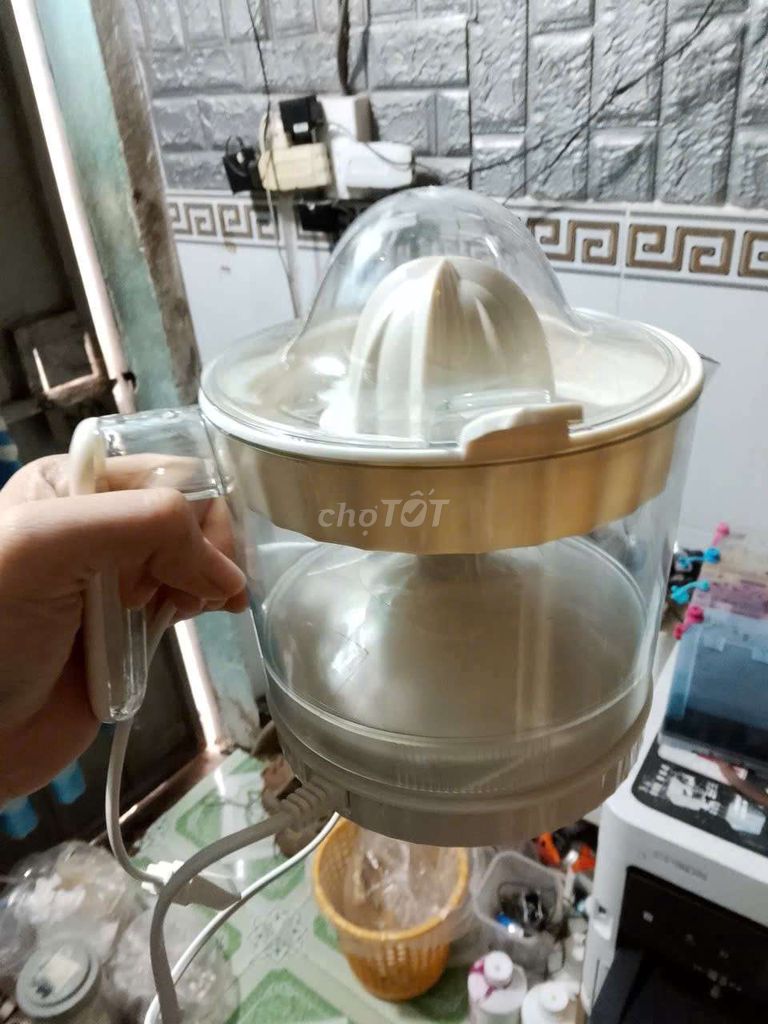 Máy ép trái cây Trắng Nhựa Tự động. Mua bán Bếp, lò, đồ điện nhà bếp tại Thành phố Thủ Đức Tp Hồ Chí Minh được đăng bởi Meowlin hình 1