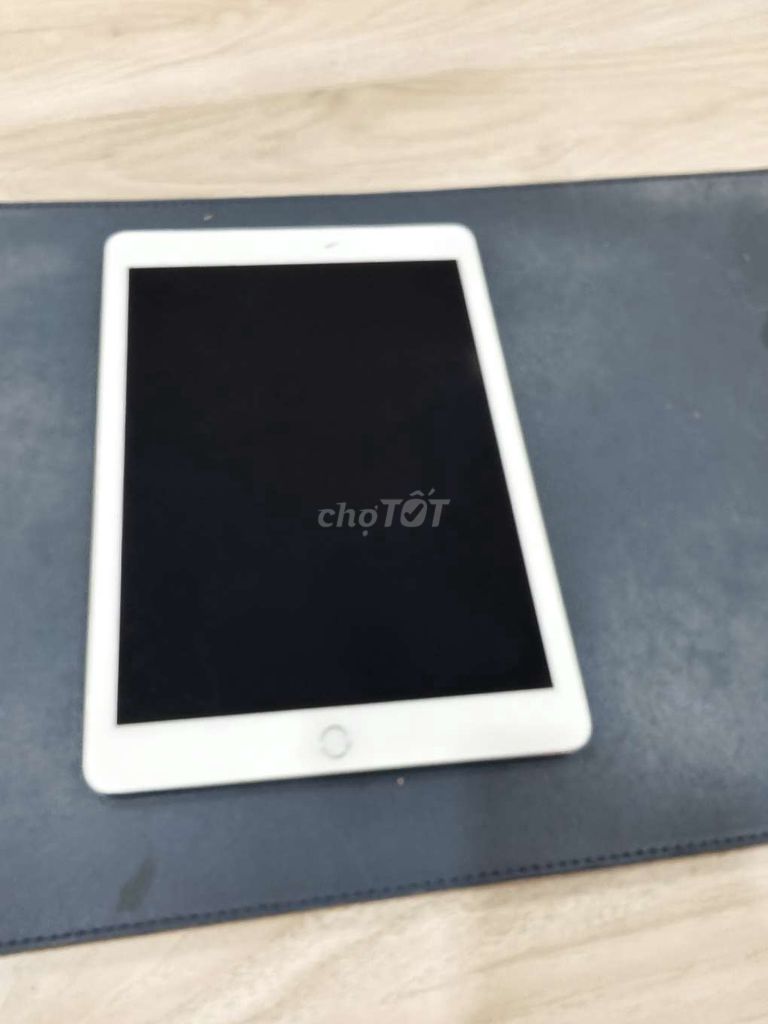 Apple iPad Pro 9.7 128GB Trắng máy đẹp. Mua bán Máy tính bảng tại Quận 6 Tp Hồ Chí Minh được đăng bởi Nhất Tín Mobile hình 1