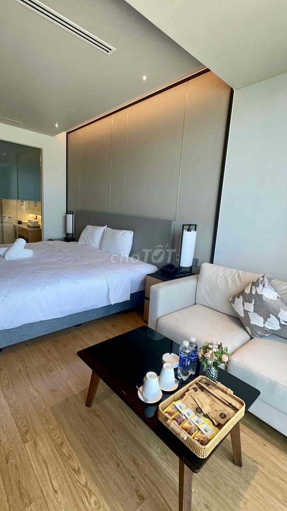 Luxury studio with ocean and Sơn Trà mountain views — photo 7