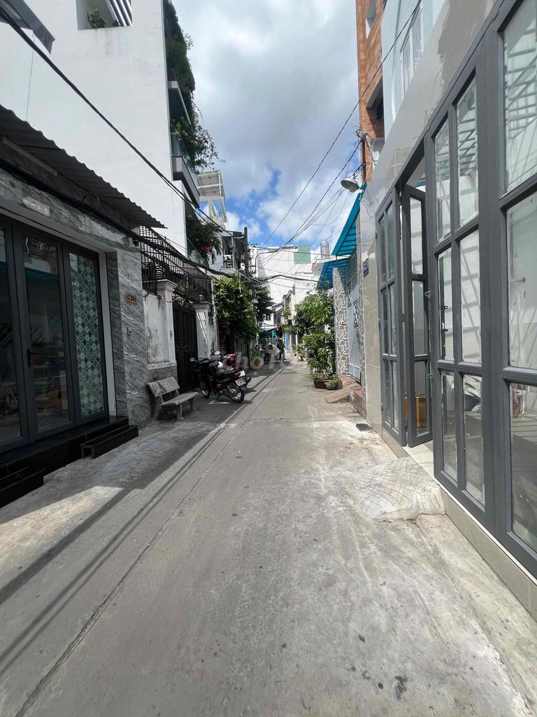 chính chủ cần bán căn nhà cấp 4,nở tài lộc