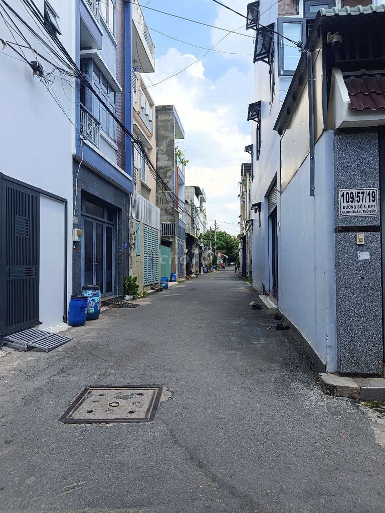 4 TỶ - BÁN GẤP, NHÀ HẺM XE HƠI, 63m2 - Đường Số 8, Linh Xuân