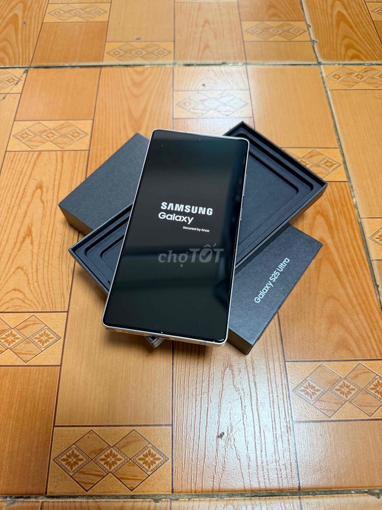 Samsung Galaxy S25 Ultra 256GB Đen Titan Full box. Mua bán Điện thoại tại Quận 6 Tp Hồ Chí Minh được đăng bởi Phương Nghi Mobille hình 1
