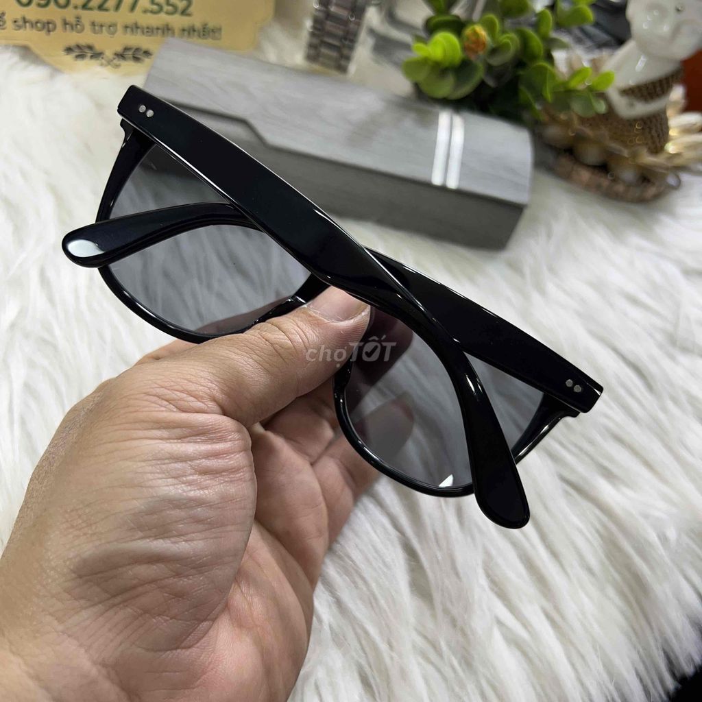 Kính râm Đen trưng bày. Mua bán Phụ kiện thời trang khác tại Huyện Thanh Trì Hà Nội được đăng bởi Shop HaNoiGiaRe Com hình 1