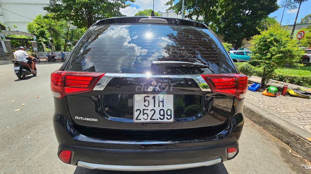 Mitsubishi Outlander 2019 2.0 CVT - 68000 km. Mua bán Ô tô tại Quận 10 Tp Hồ Chí Minh được đăng bởi Anh Thanh hình 7