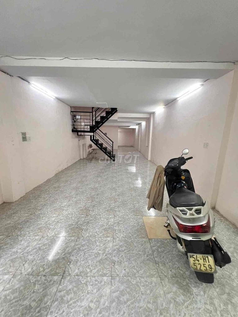 cho thuê nhà hẻm tải thành mỹ p8 tân bình. DT: 4m5 x 20m 1 lầu giá 18