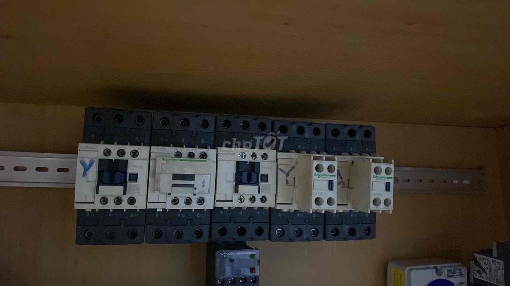 cần bán gấp contactor + schneider + 80A 6 con. Mua bán Đồ chuyên dụng, Giống nuôi trồng tại Quận 12 Tp Hồ Chí Minh được đăng bởi Hữu Bằng  hình 1