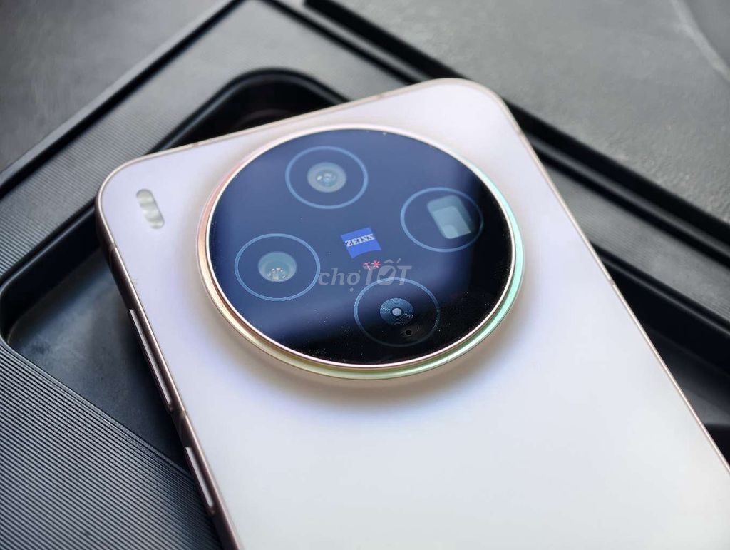 Vivo X300 256GB Hồng AMOLED LTPO 120Hz. Mua bán Điện thoại tại Quận Ninh Kiều Cần Thơ được đăng bởi Lê Khang hình 1