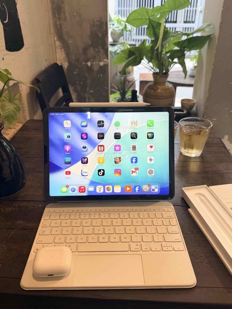iPad Air 4 Wifi 64GB Xám Pin 96% Mới 99% Body. Mua bán Máy tính bảng tại Quận Sơn Trà Đà Nẵng được đăng bởi Anh Apple Chính Hãng hình 1