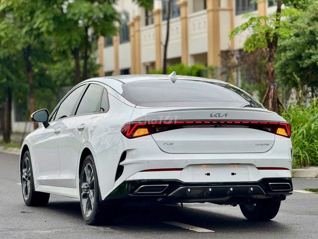 Kia K5 2.0 Luxury 2026 1000 км Белый