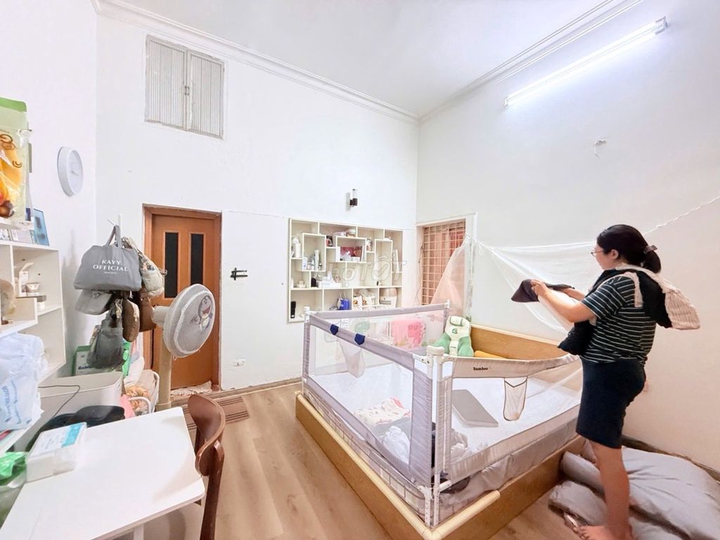 Продается дом в Нгок Хане, Ба Динь, 60 м2, 5 этажей, 4,5 м м