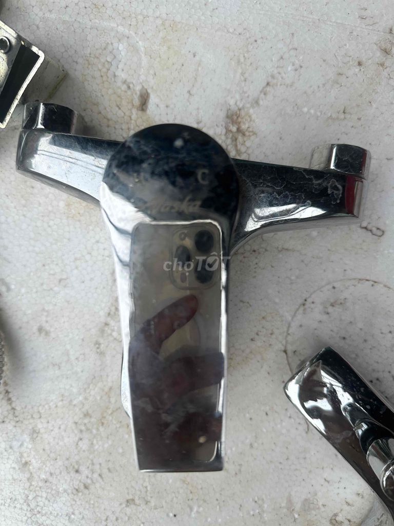 Vòi nước kim loại màu Bạc. Mua bán Thiết bị vệ sinh, nhà tắm tại Thành phố Buôn Ma Thuột Đắk Lắk được đăng bởi tố uyên hình 1
