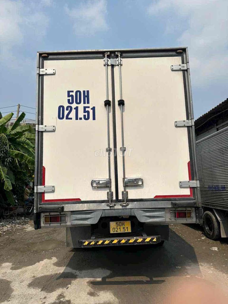 xe tải isuzu 8 tấn thùng kín 8m. sx 2013. Mua bán Xe tải, xe ben tại Thành phố Thuận An Bình Dương được đăng bởi PHƯƠNG XE TẢI hình 4