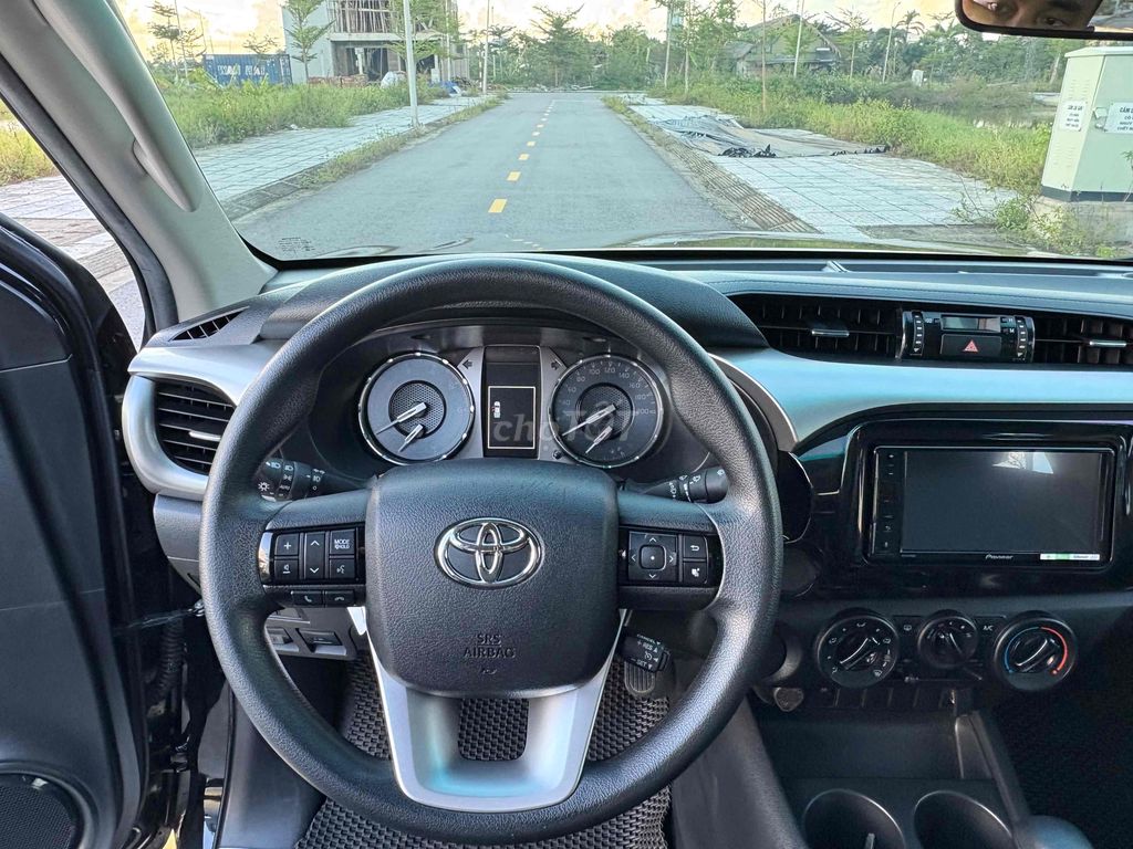 Toyota Hilux 2021 2.4E 4x2 AT - 75000 km. Mua bán Ô tô tại Thành phố Hà Tĩnh Hà Tĩnh được đăng bởi Vĩnh Trung hình 10