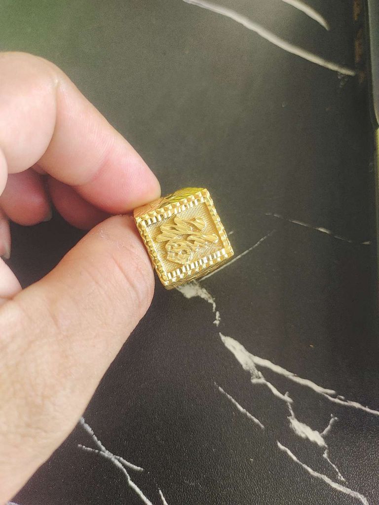 Nhẫn Vàng 24K Unisex Size 19-20. Mua bán Phụ kiện thời trang khác tại Quận Cái Răng Cần Thơ được đăng bởi Thiên Lý Mã  hình 1